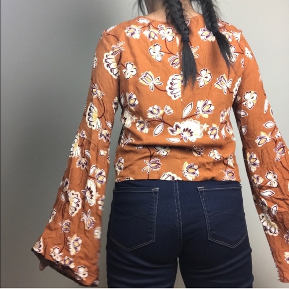 Burnt orange bell sleeve blouse - Picture 6 of 8